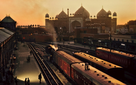 Same Day Tajmahal Tour By Train
